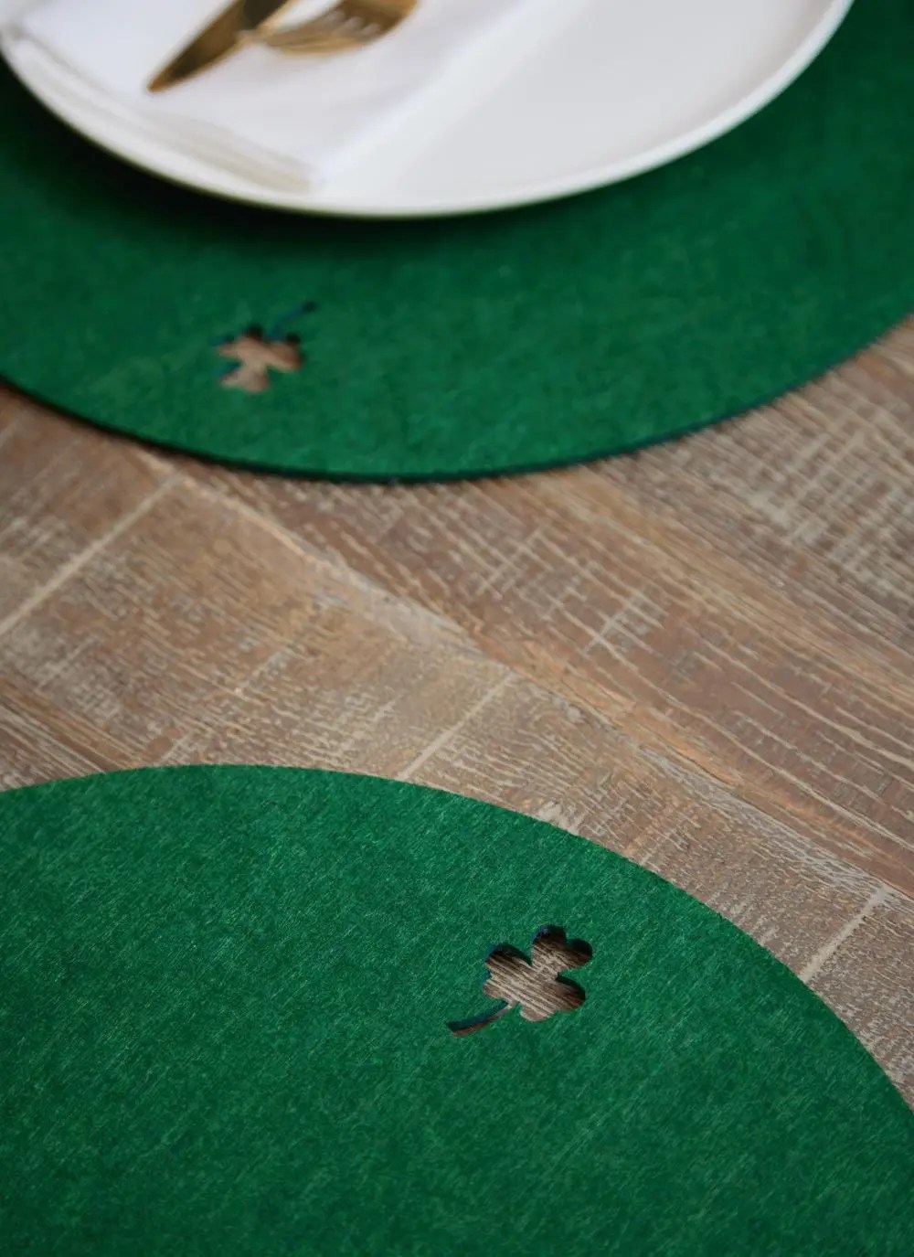 Green Shamrock Round Felt Placemats Set Of 6 Blarney